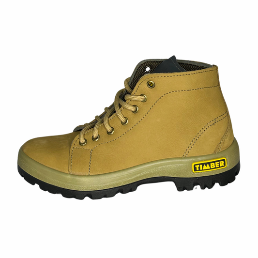Destacando as costuras reforçadas e o acabamento uniforme. Com a inscrição "TIMBER"  no calcanhar.