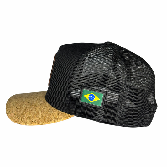 andeira do Brasil bordada em destaque, reforçando o visual exclusivo do boné.